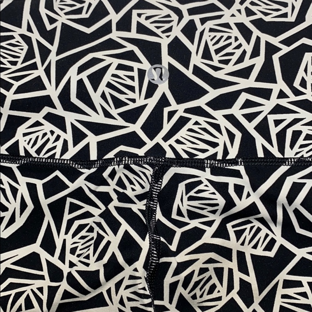 Lululemon Geometric Rose Pattern Wunder - image 3
